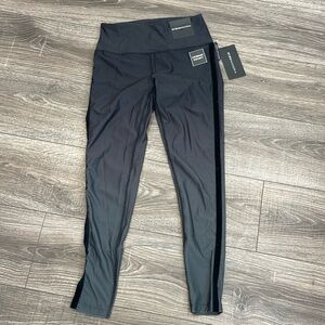 BCBG high waisted ombre leggings with storage pocket (NWT)